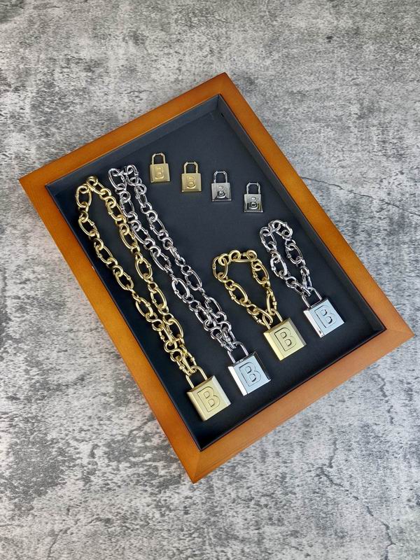 Balenciaga Suits 05lyr04